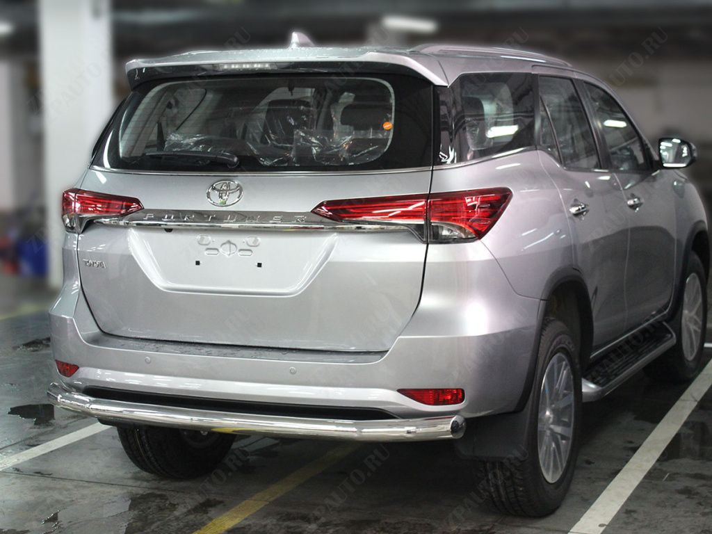 Защита заднего бампера одинарная d-76 для автомобиля Toyota Fortuner 2020-наст.вр., Технотек, арт. TF20_3.2
