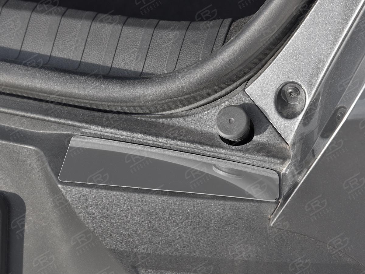 Накладка на задний бампер (лист нерж зеркальный) для автомобиля Renault Renault Arkana арт. RARN-003324