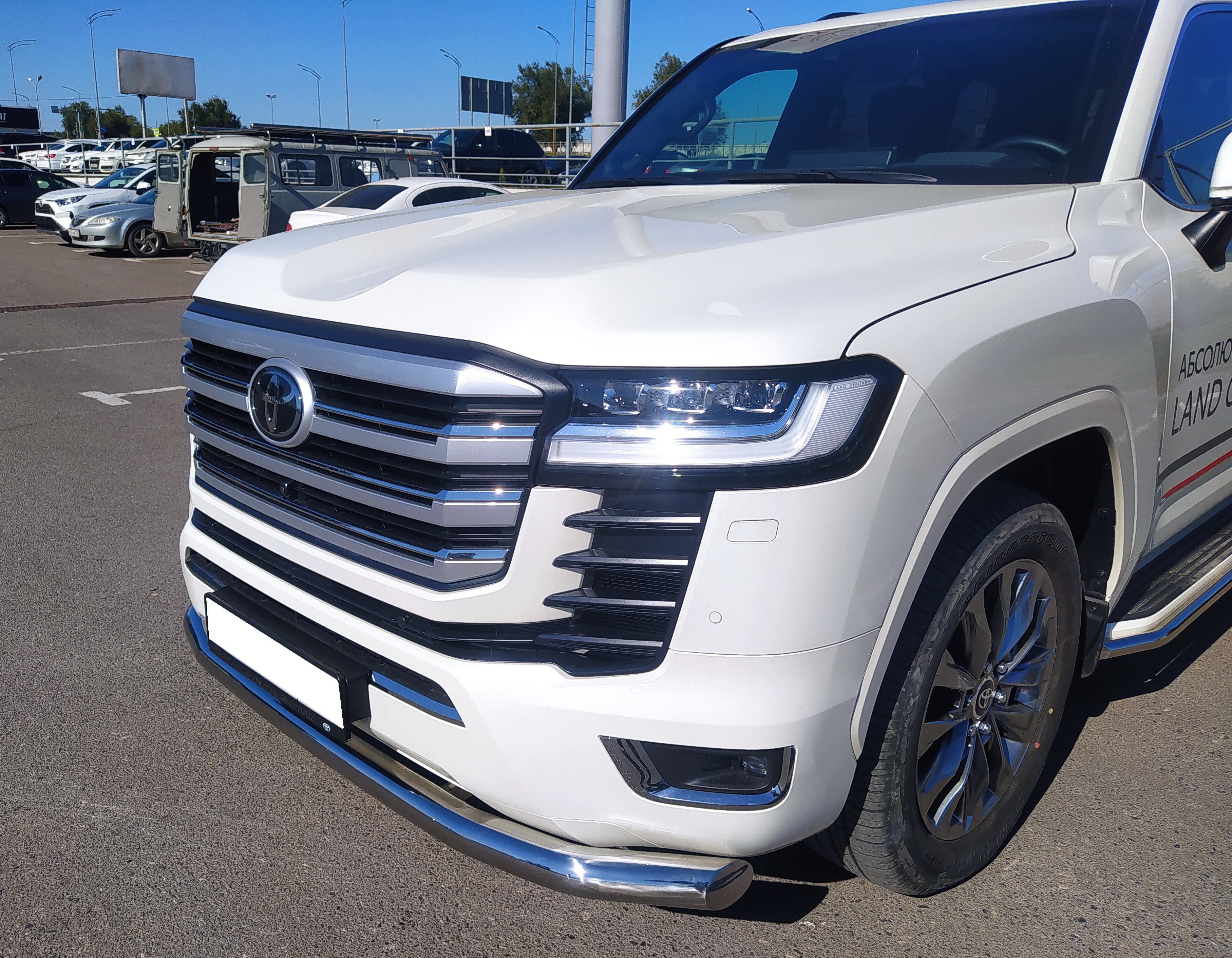 Защита переднего бампера для автомобиля TOYOTA Land Cruiser 300 2021 арт. TLCU300.21.01