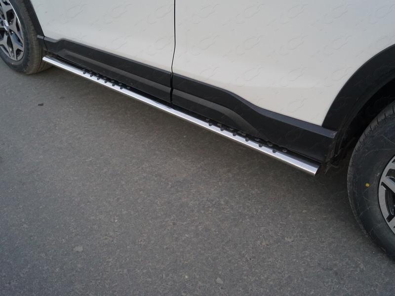 Пороги овальные с проступью 75х42 мм для автомобиля Subaru Forester (S5) 2018-, TCC Тюнинг SUBFOR18-24