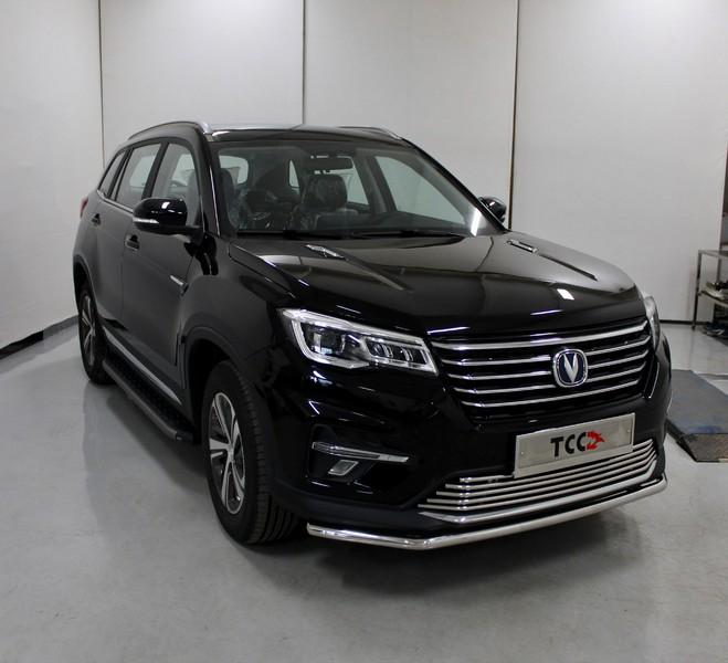 Пороги алюминиевые с пластиковой накладкой (карбон серые) 1720 мм для автомобиля Changan CS75 FL 2020 арт. CHANCS7520-24GR