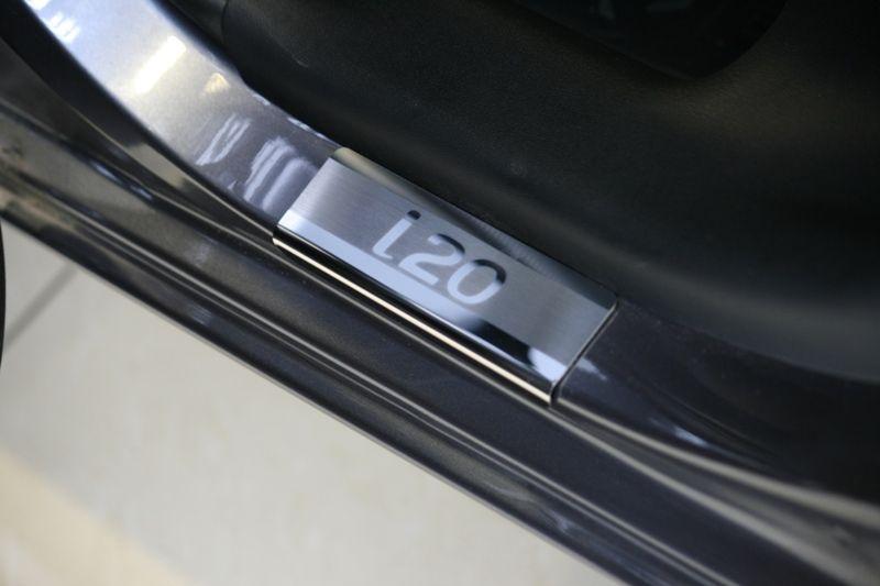 Накладки на внутренние пороги с логотипом на металл для Hyundai i20 3D 2009, Союз-96 HI20.31.3120