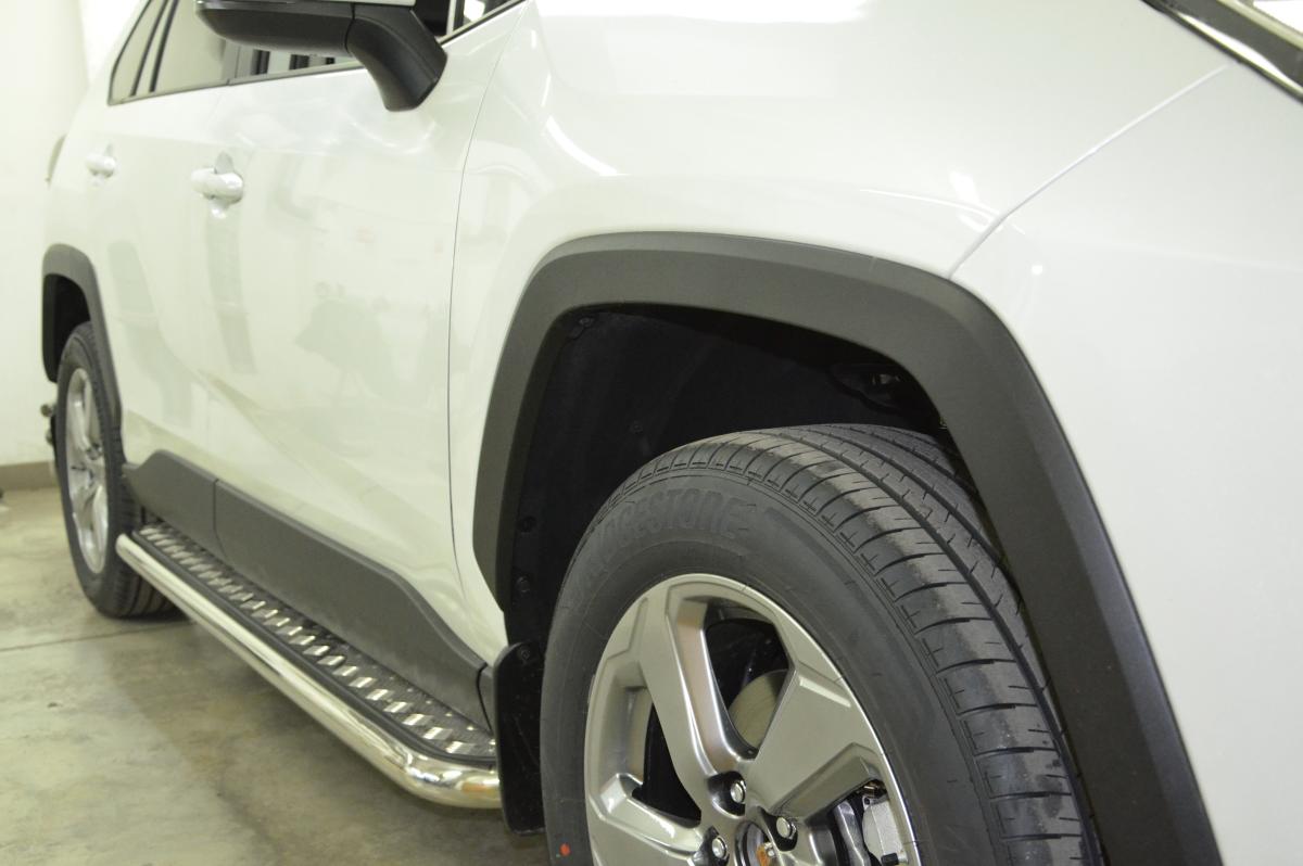 Пороги с накладным листом для автомобиля Toyota RAV4 2019 арт. TRAV.19.41, Россия