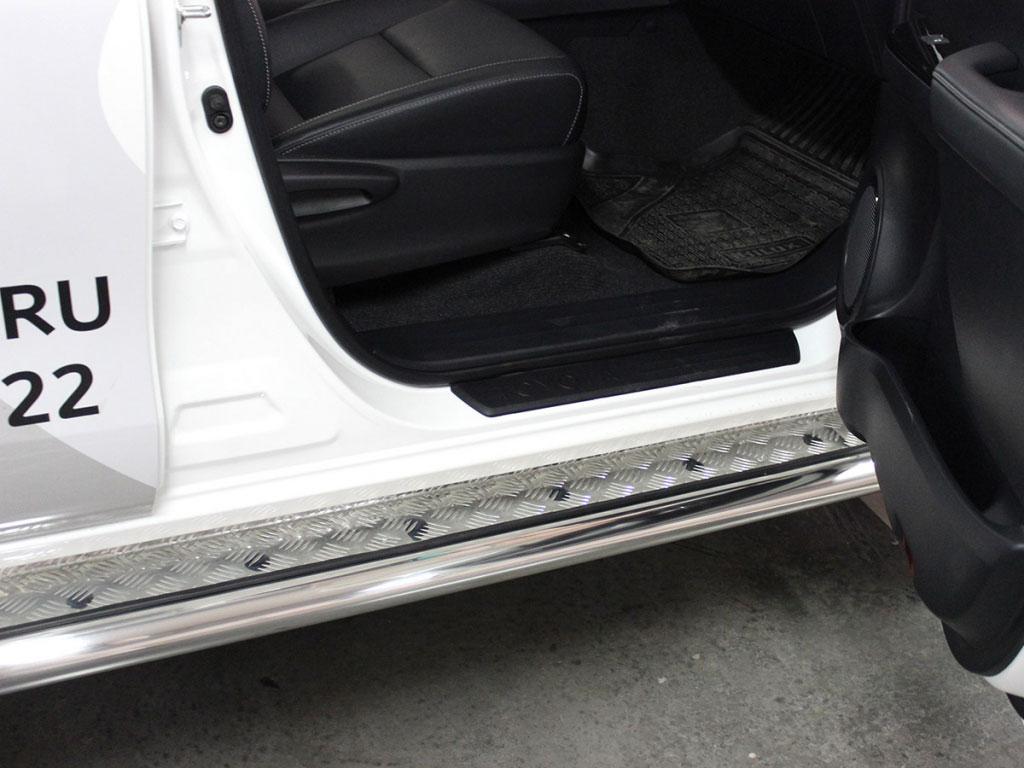 Пороги с листом d76 на Toyota Fortuner 2017, Технотек TF17_2.2