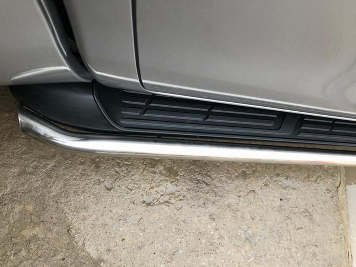 Защита штатного порога для автомобиля TOYOTA Hilux Black Onyx 2020 арт. THL.20.30-1