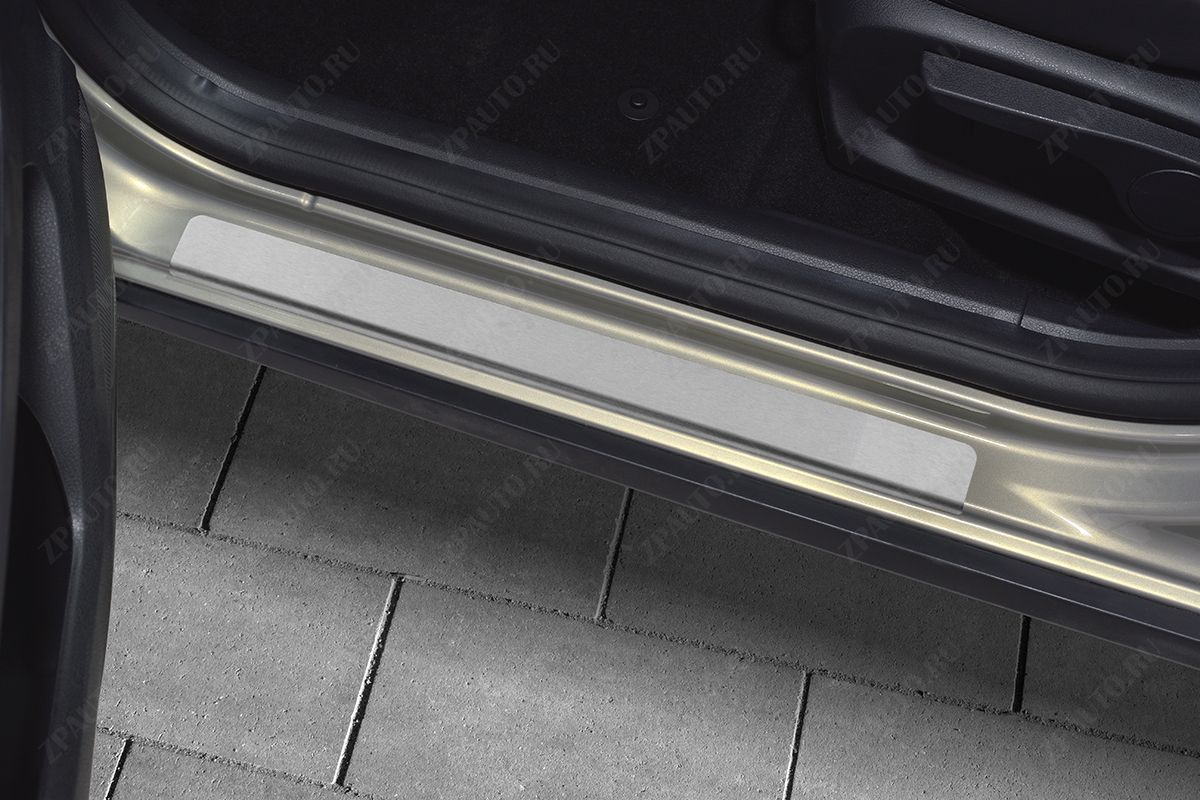 LADA VESTA SW CROSS 2015- Накладки на пороги RUSSTAL (нерж., шлиф) LDVSSW17-02