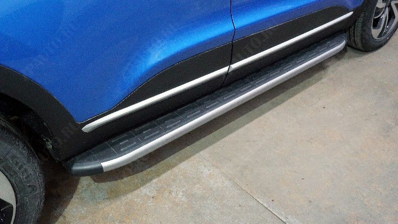 Пороги алюминиевые с пластиковой накладкой (карбон серебро) 1720 мм Kaiyi X3 pro 2023- арт. KAIX3P23-03SL