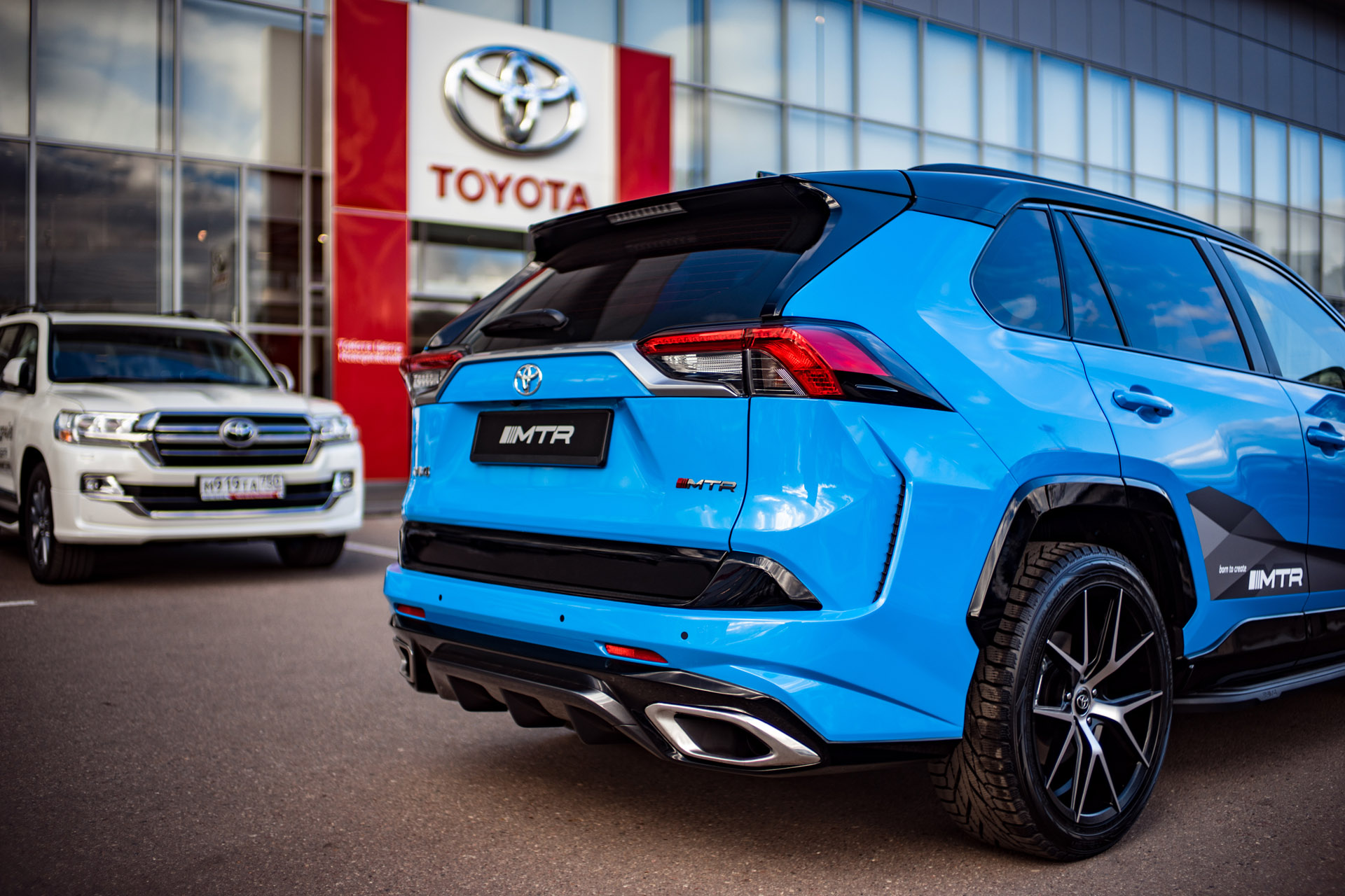 Комплект бамперов в сборе с насадками для Toyota RAV4 2018-2025, MTR, арт. MTR-XA50-190451