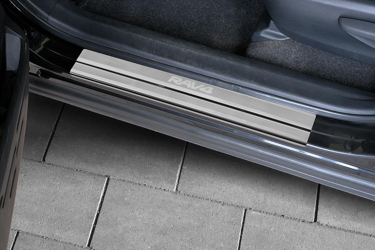 Накладки на пороги RUSSTAL (нерж., шлиф., надпись)  TR4Z15-03 для TOYOTA RAV4 2015-2019