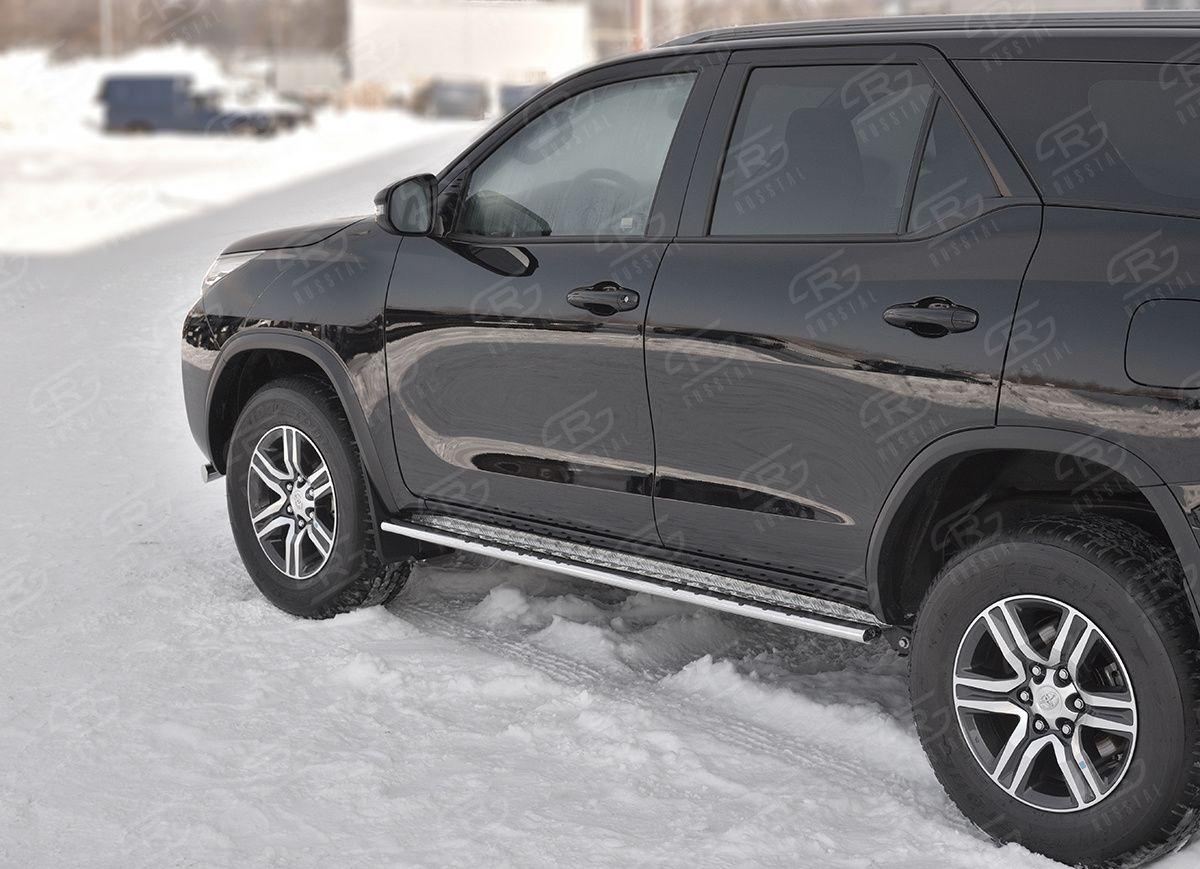 Пороги труба d75х42 овал с проступью на Toyota Fortuner 2017, Slitkoff TFO-002885