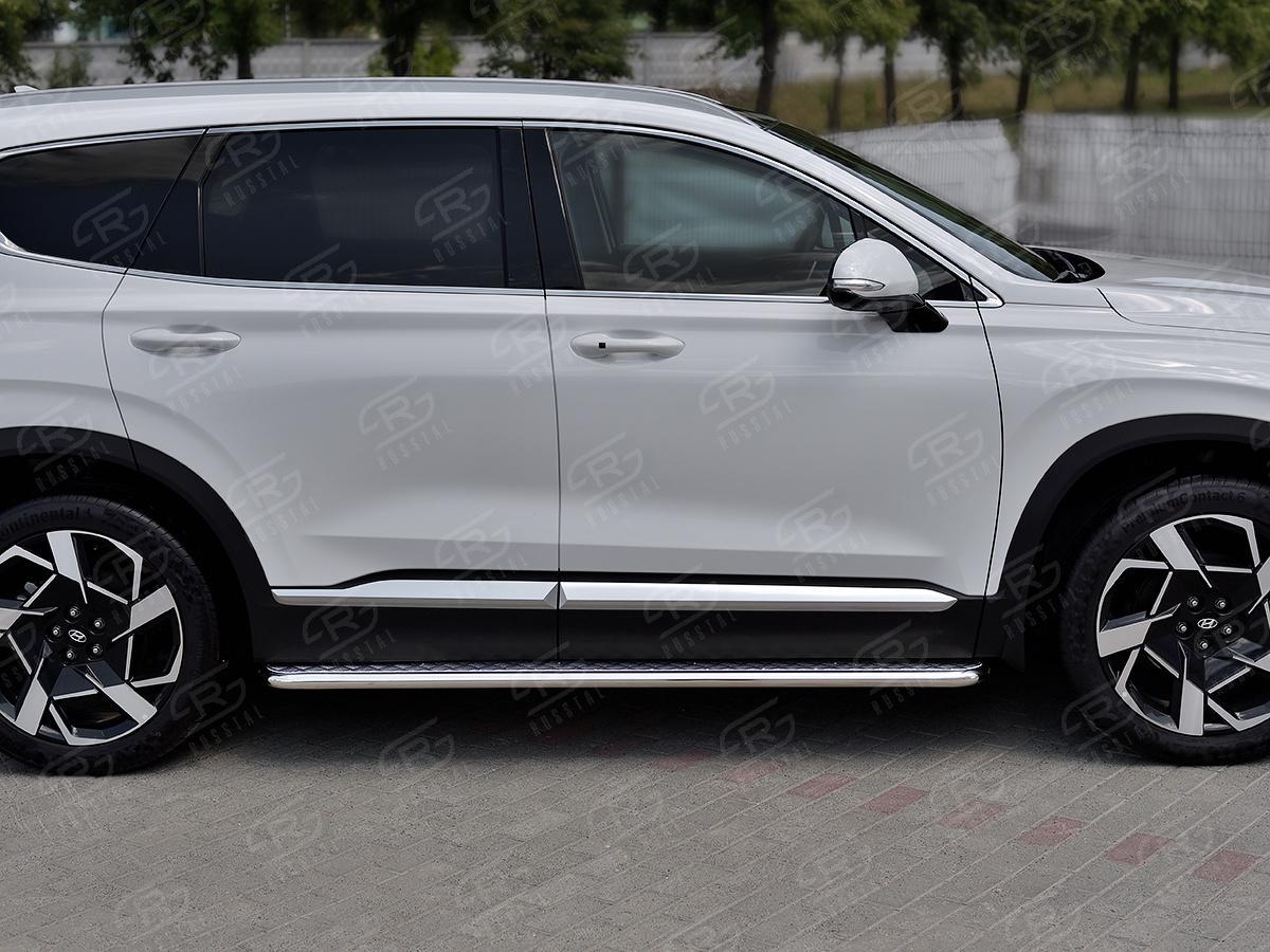 HYUNDAI SANTA FE 2021- Пороги труба d42 с листом (Лист алюм, проф. нерж) (вариант 1) HSFL-0036011