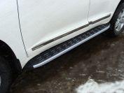 Пороги алюминиевые с пластиковой накладкой (карбон серебро) 1720 мм для автомобиля Toyota Land Cruiser 200 2015- (кроме EXECUTIVE), TCC Тюнинг TOYLC20015-13SL