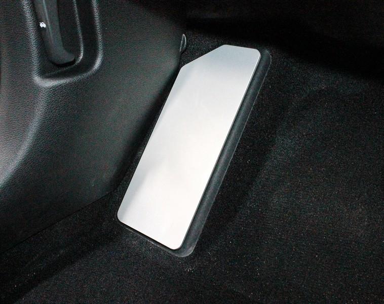 Накладка площадки левой ноги (лист алюминий) для автомобиля Kia Seltos 2020- TCC Тюнинг арт. KIASELT20-09