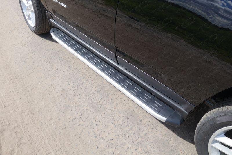 Пороги алюминиевые с пластиковой накладкой (1720 из 2-х мест) для автомобиля Jeep Compass 2014-, TCC Тюнинг JEEPCOM14-04AL