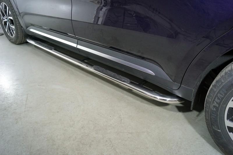 Пороги овальные гнутые с накладкой 75х42 мм для автомобиля Kia Carnival (2WD) 2.2D 2021- TCC Тюнинг арт. KIACAR21-24