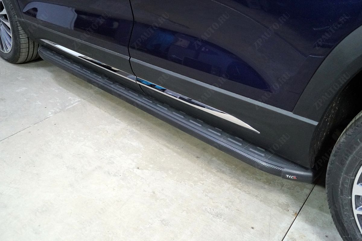 Пороги алюминиевые с пластиковой накладкой (карбон черные) 1920 мм Jetour X90 Plus 2WD 2023 арт. JETX90PL23-04BL