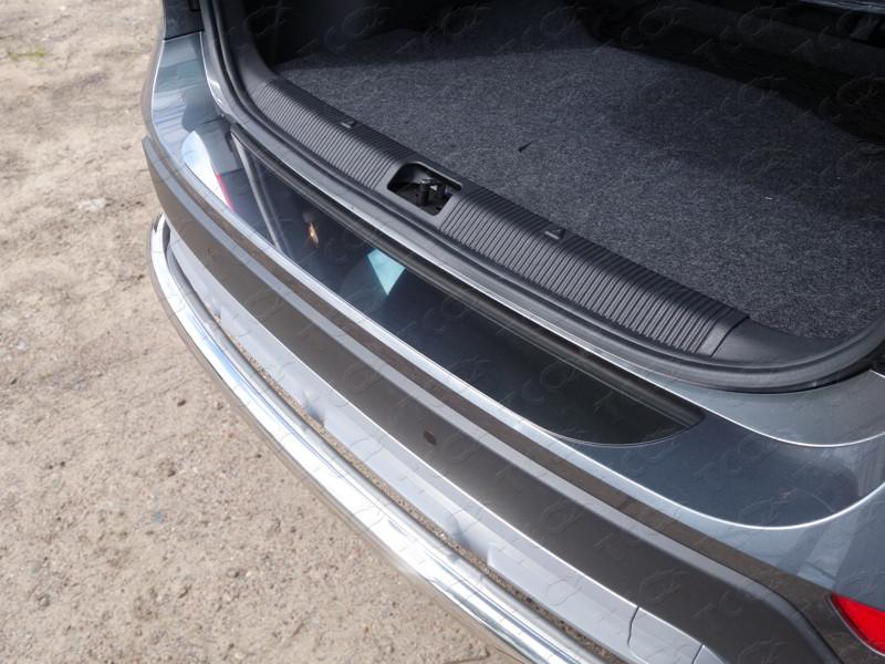 Накладка на задний бампер (лист зеркальный) для автомобиля Skoda Yeti 2014-
