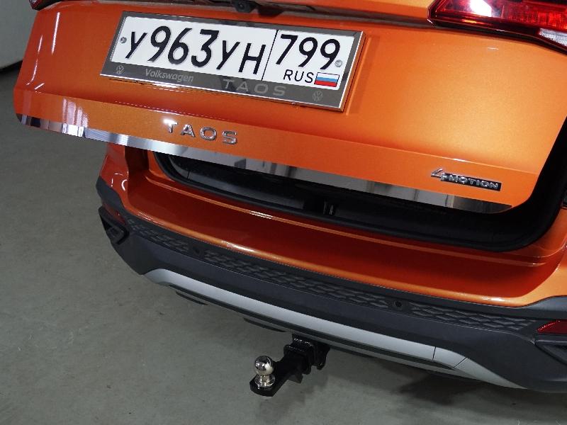 Накладка на заднюю дверь (лист зеркальный) для автомобиля Volkswagen Taos 2021- арт. VWTAO21-14