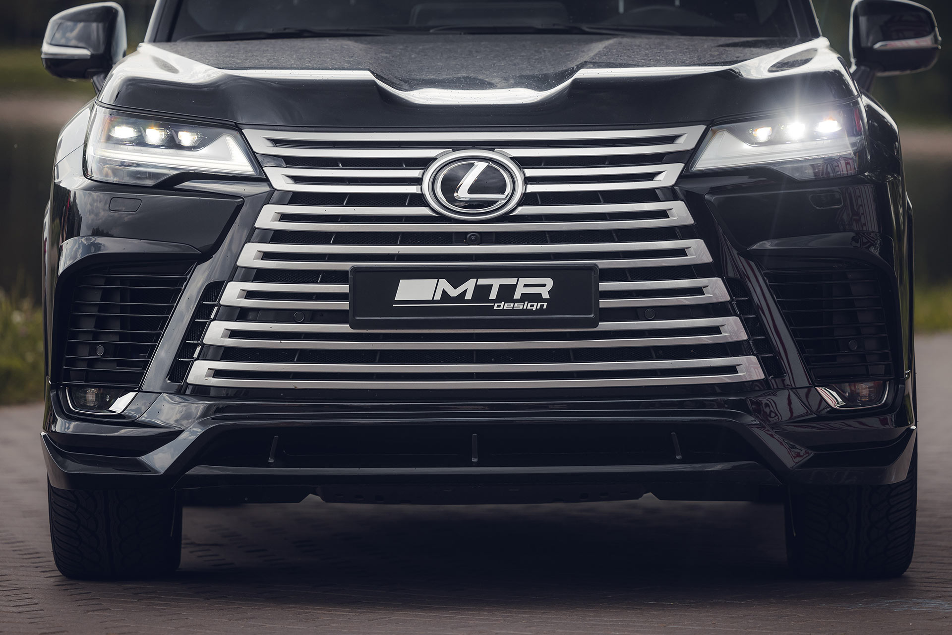 Комплект накладок переднего бампера для Lexus LX 500d / LX 600 (под покраску) 2022, MTR, арт. MTR-J310-22002
