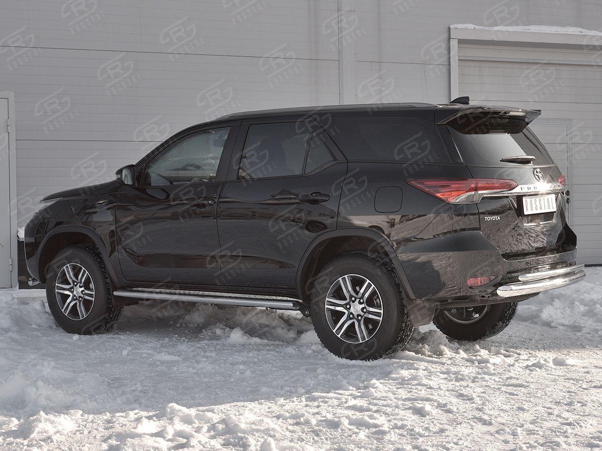 Защита заднего бампера d76/42 с декоративным пазом на Toyota Fortuner 2017, Slitkoff TFZ-002890