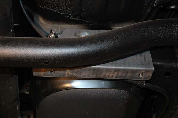 Стальная защита топл. бака на Mitsubishi L200 (Triton), сталь 2,5 мм, Sheriff (Шериф) 14.1147