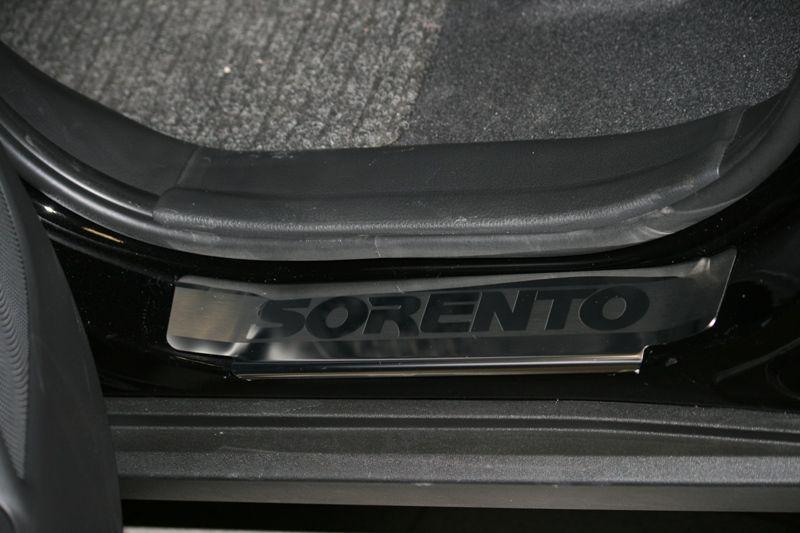 Накладки на внутренние пороги с логотипом на металл для Kia Sorento 2009, Союз-96 KSOR.31.3040