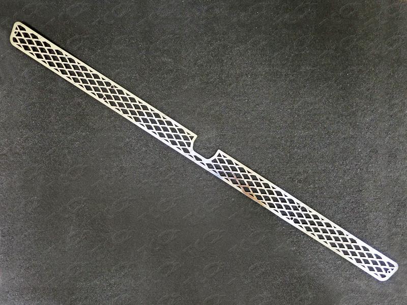 Решетка радиатора верхняя под камеру (лист) для автомобиля Ford Explorer 2016-2017, TCC Тюнинг FOREXPL16-33