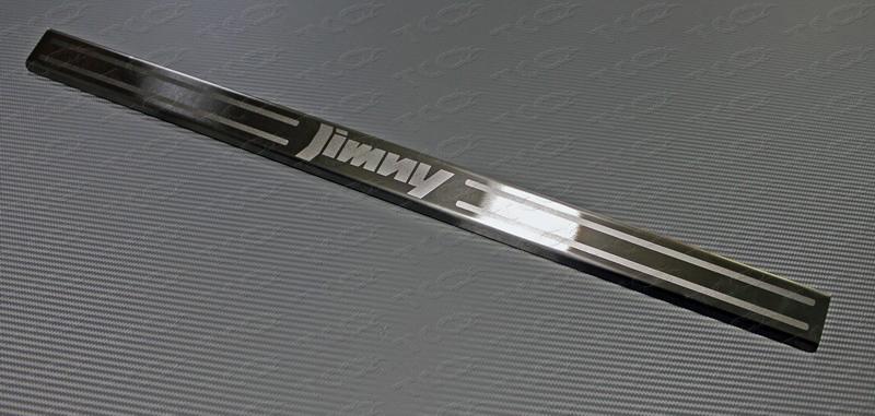 Накладка в проем задней двери (лист шлифованный надпись JIMNY) для автомобиля Suzuki Jimny 2019- TCC Тюнинг арт. SUZJIM19-04