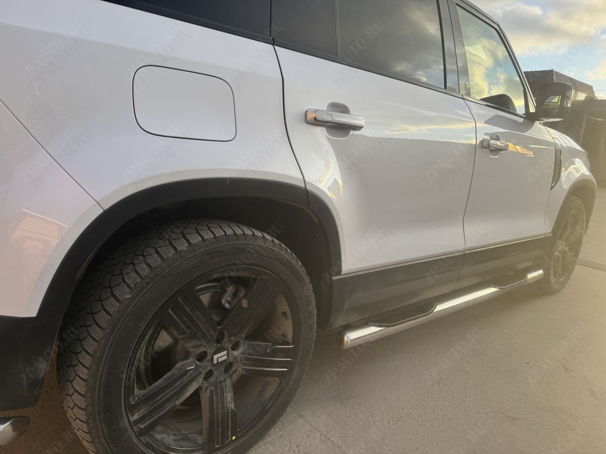 Пороги труба с проступью для автомобиля ROX 01 2024 арт. ROX.01.24.93