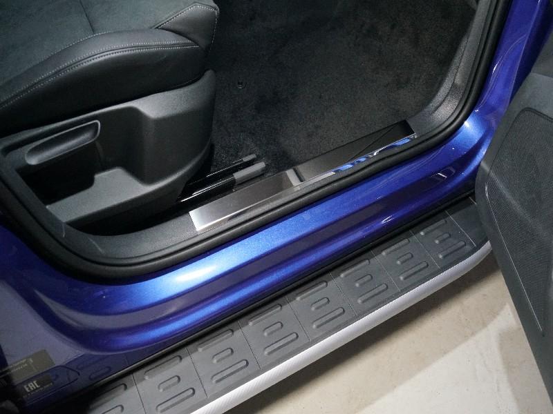 Накладки на пластиковые пороги (лист зеркальный) 4шт для автомобиля Skoda Karoq 2020- TCC Тюнинг арт. SKOKAR20-06