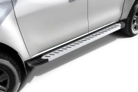 Пороги алюминиевые "Prestige Silver" 2000 серебристые Toyota Hilux (2020-2022) , Slitkoff, арт. AL-THL20008