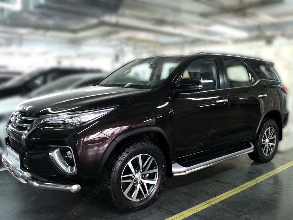 Обводы штатного порога d-43 для автомобиля Toyota Fortuner 2020-наст.вр., Технотек, арт. TF20_2.1