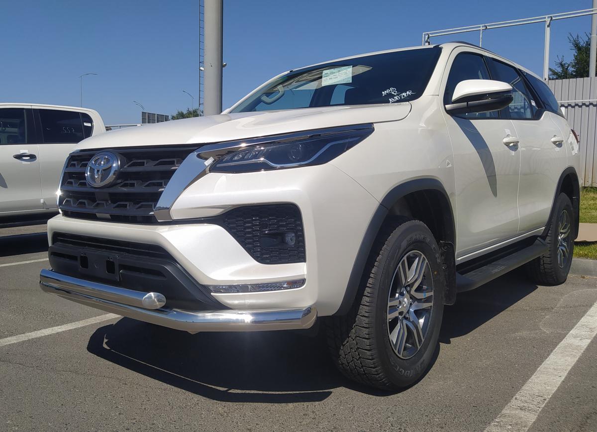 Защита переднего бампера двойная для автомобиля Toyota Fortuner арт. TF.20.03