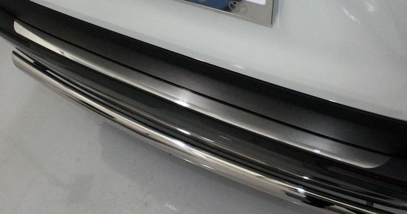 Накладка на задний бампер (лист зеркальный) для автомобиля Toyota Toyota RAV4 2019 арт. TOYRAV19-09
