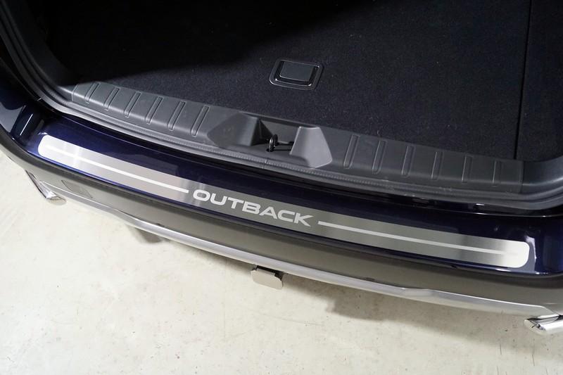 Накадка на задний бампер (лист шлифованный надпись Outback) для автомобиля Subaru Outback 2021- арт. SUBOUT21-08