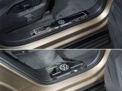 Накладки на пластиковые пороги (лист зеркальный логотип VW) 4шт для автомобиля Volkswagen Touareg 2018-
