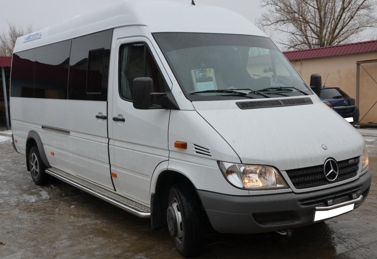 Пороги с накладным листом (средняя база) для автомобиля MERCEDES-BENZ Sprinter Classic 2017 (W905), Россия MBC.17.41-1