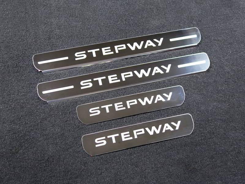 Накладки на пороги (лист шлифованный надпись Stepway) 4шт для автомобиля Renault Sandero Stepway (5S) 2018-
