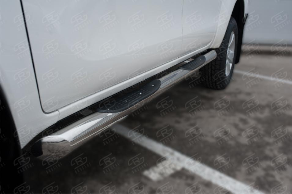 TOYOTA HILUX 2020- Пороги труба d76 с накладкой (вариант 1) THT-0035001