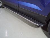 Пороги алюминиевые с пластиковой накладкой (карбон серые) 1720 мм для автомобиля Volkswagen Taos 2021- арт. VWTAO21-26GR