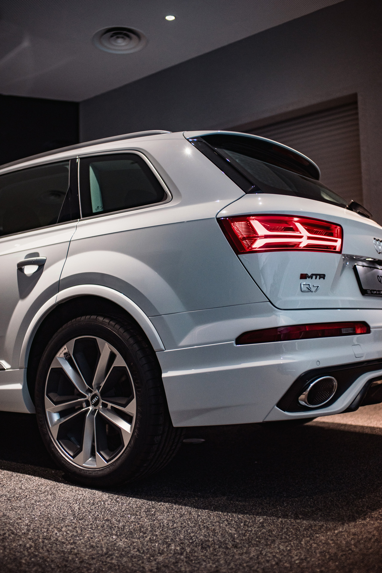Облицовка заднего бампера в сборе для Audi Q7 S-line (без насадок) 2015-2020, MTR, арт. MTR-4M-150113