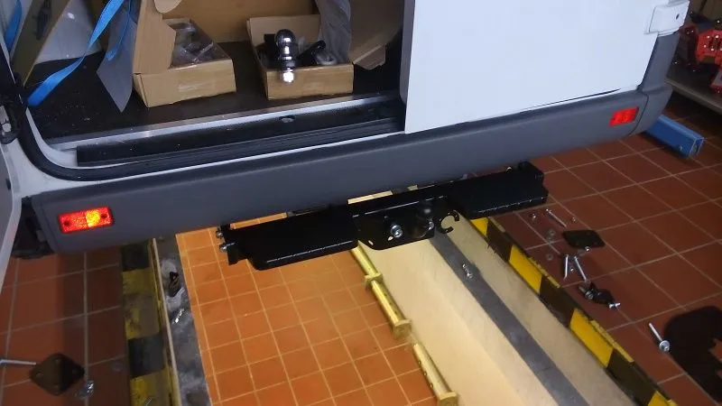 Фаркоп Mercedes-Benz Sprinter Classic  2013 - 2018, тип шара F, Sheriff, арт. 3148.21