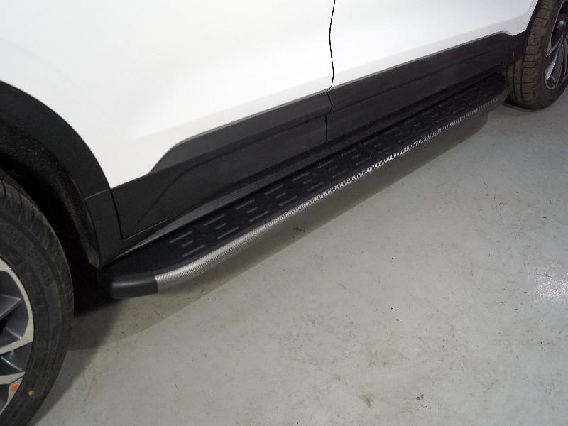 Пороги алюминиевые с пластиковой накладкой (карбон серые) 1720 мм для автомобиля Geely Coolray 2020- TCC Тюнинг арт. GEELCOOL20-19GR
