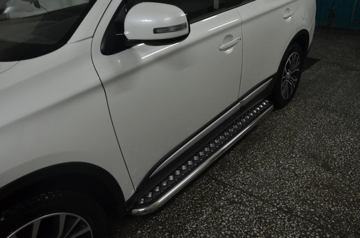 Пороги с накладным листом для автомобиля Mitsubishi Outlander 2019, Россия MSO.19.41
