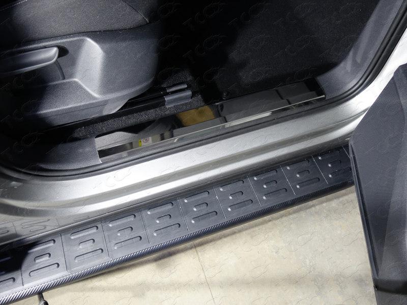 Накладки на пластиковые пороги (лист зеркальный) 2шт для автомобиля Volkswagen Tiguan 2017-