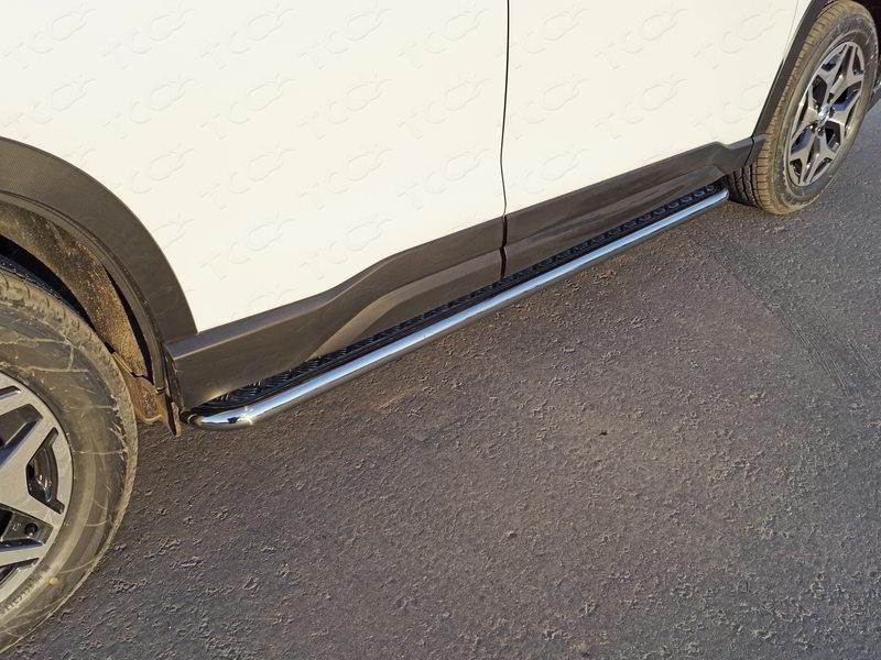Пороги с площадкой 42,4 мм для автомобиля Subaru Forester (S5) 2018-, TCC Тюнинг SUBFOR18-26