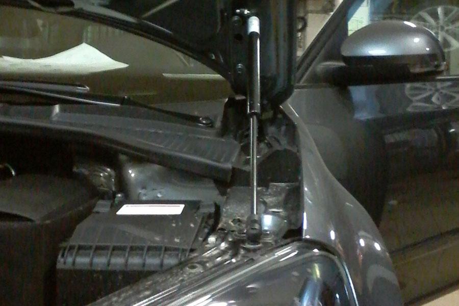 Упоры капота Skoda Yeti 2009- (Шкода Йети 2009), Атлант UP 2742