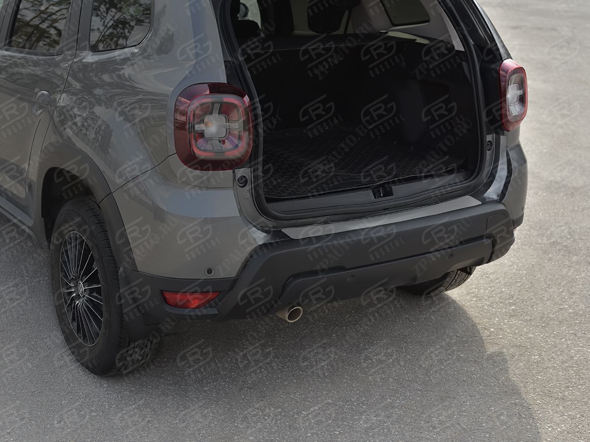 RENAULT DUSTER 2021- Накладка на задний бампер RUSSTAL (нерж.,зеркало) RDN-003811