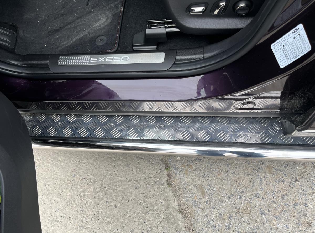 Пороги с накладным листом для автомобиля CHERY CheryExeed TXL 2021 арт. CHETXL.21.41