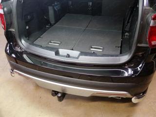 Накладка на задний бампер (лист зеркальный) кроме версии Sport для автомобиля Ford Explorer 2016-2017